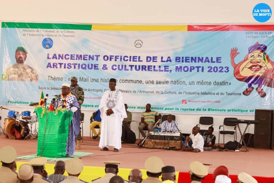 découvrez la biennale culturelle, un événement incontournable qui célèbre l'art et la créativité sous toutes ses formes. plongez dans un monde d'expressions artistiques variées, de performances captivantes et d'expositions innovantes. rejoignez-nous pour vivre une expérience enrichissante et inspirante au cœur de la culture.