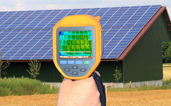 assurez la performance optimale de vos panneaux solaires grâce à notre guide d'entretien. découvrez les meilleures pratiques pour nettoyer, inspecter et maintenir vos installations solaires, afin de prolonger leur durée de vie et maximiser votre production d'énergie.