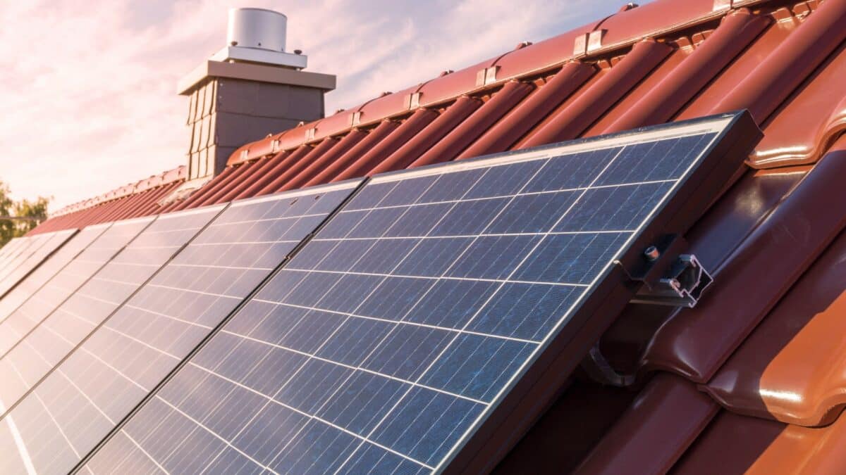 découvrez notre solution d'assurance dommage ouvrage spécifiquement conçue pour les panneaux photovoltaïques. protégez votre investissement et assurez la sécurité de votre installation solaire contre les risques de malfaçons et de dommages. bénéficiez d'une couverture complète adaptée à vos besoins.
